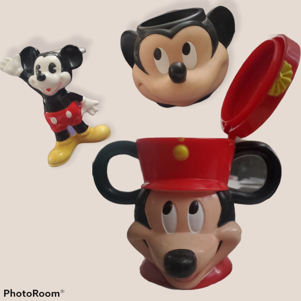 Disney Collectors MUST HAVES!! Mickey phone! Mickey/Minnie cups, card & clocks - Picture 4 of 16